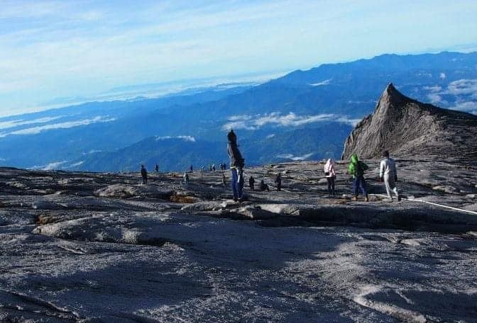 Pemandangan Indah di hampir Puncak Near to the summit of Mount Kinabalu