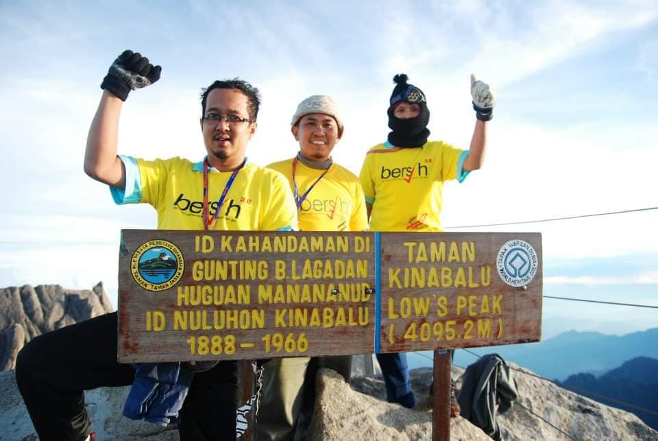 Puncak Gunung The Peak of Mount Kinabalu